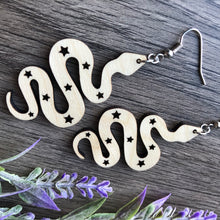 Load image into Gallery viewer, Wood Star Pattern Snake Earrings