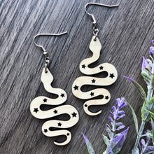 Load image into Gallery viewer, Wood Star Pattern Snake Earrings