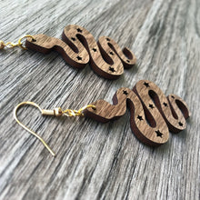 Load image into Gallery viewer, Wood Star Pattern Snake Earrings