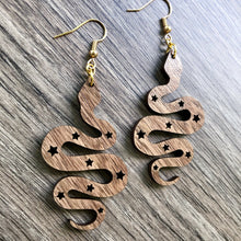Load image into Gallery viewer, Wood Star Pattern Snake Earrings