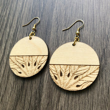 Load image into Gallery viewer, Round Half Leaf Earrings